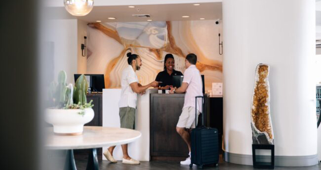 social-media-savvy-elevating-hospitality-through-authentic-engagement-scaled-1-650x433
