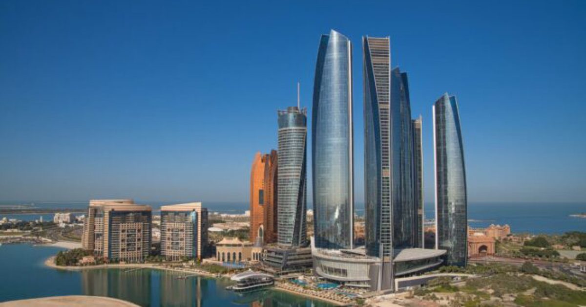 social-media-and-the-consumer-buying-journey-in-luxury-hospitality-middle-east-edition-650x433